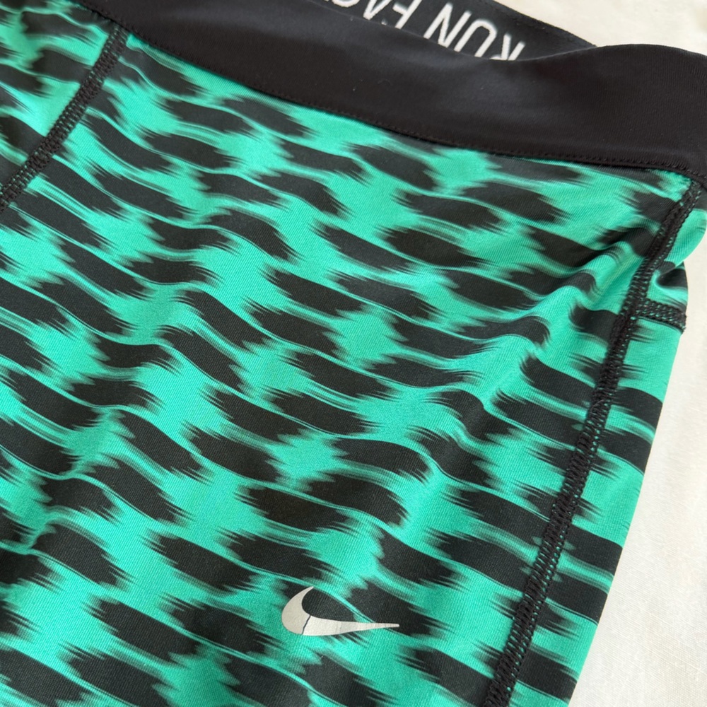 Nike Leggings Dri-Fit green black capri size L - Picture 4 of 13